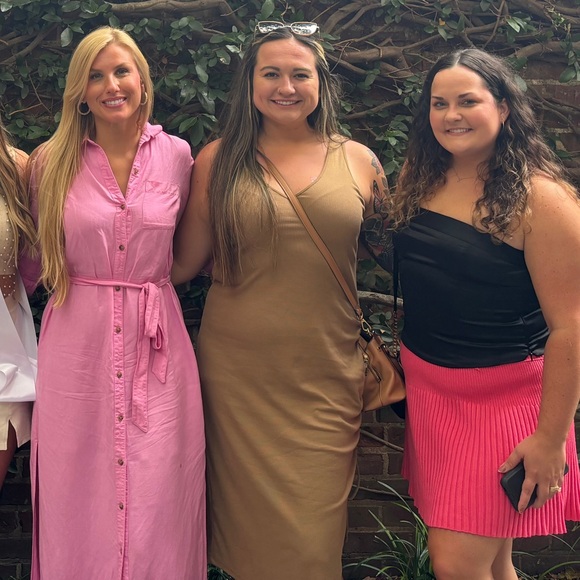 Elegant Tan Sleeveless Dress - Picture 4 of 4